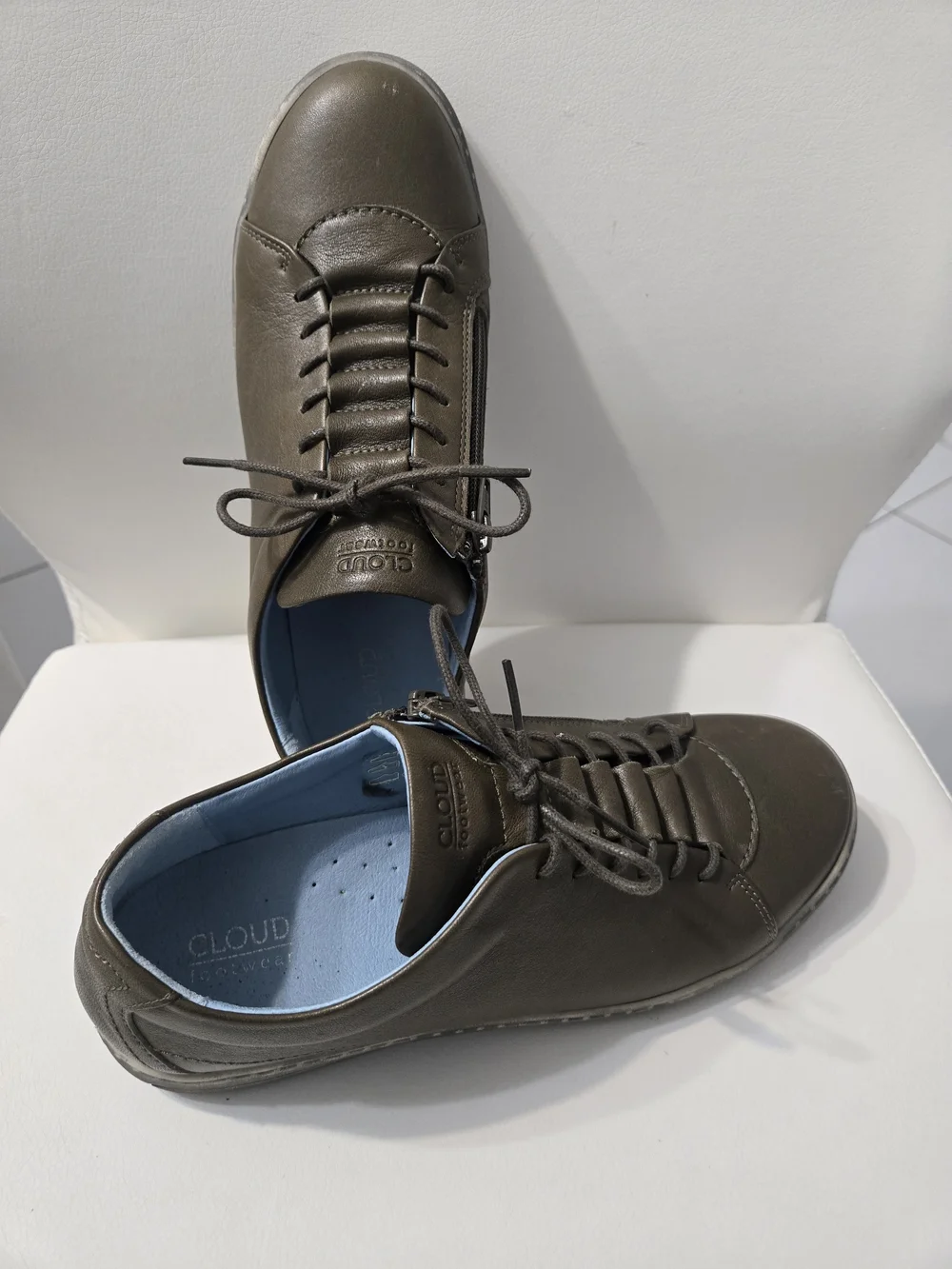Cloud Olive Leather Casual Sneaker Unisex Size 40